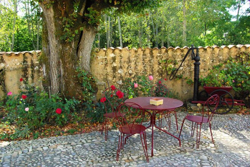 Hotel La Bastide du Roy Villamblard Exterior foto